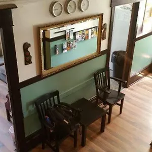 Hostel Main St 